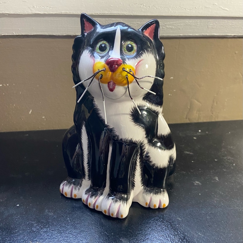 Ganz cat bank.